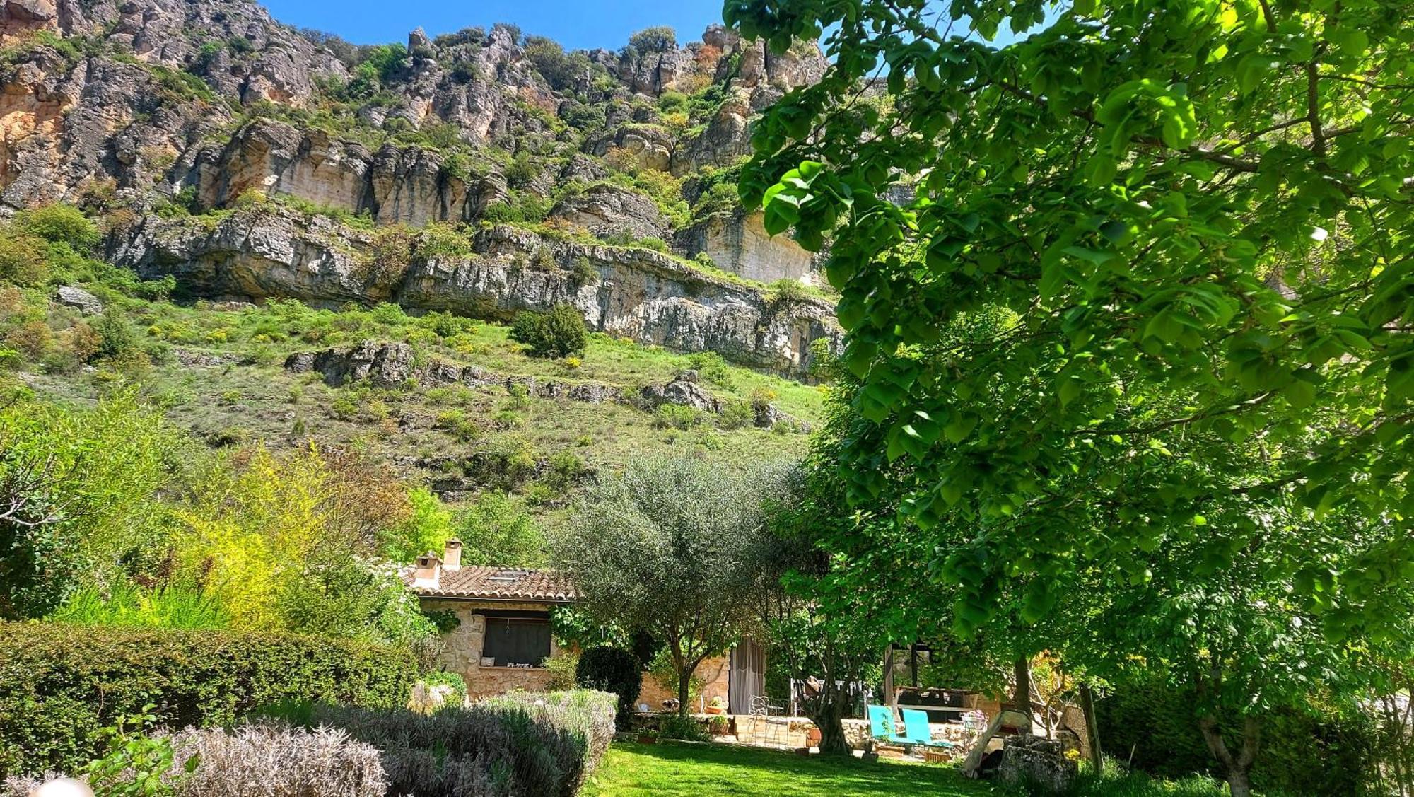 Casa Corazon De Piedra En El Rio Dulce Pensionat Aragosa Exteriör bild